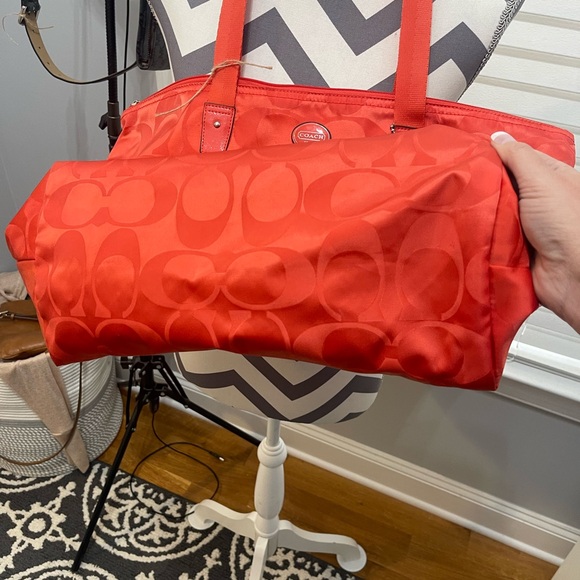 Coach bag orange, medium size great condition - Picture 11 of 15